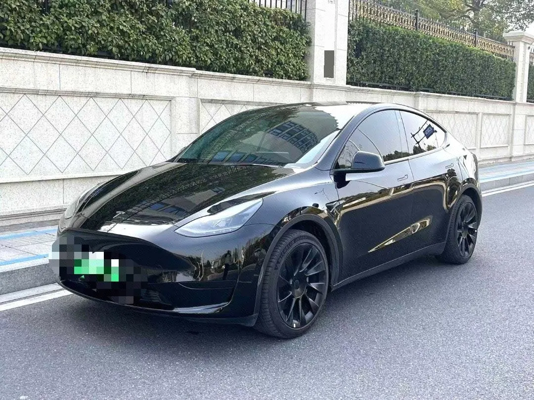 Open image lightbox: Tesla 2023 Model Y rear-wheel drive version automatic transmission