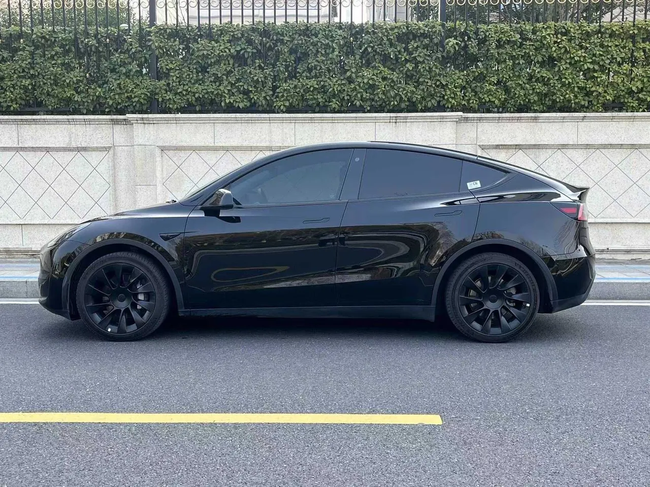 Tesla 2023 Model Y rear-wheel drive version automatic transmission 2