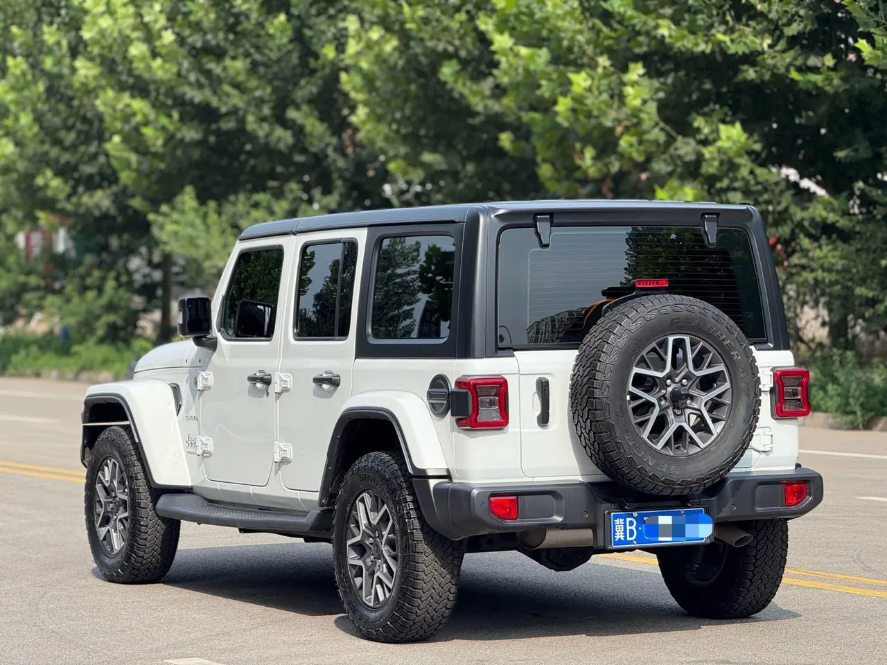 Jeep herdsman (imported) 2024 herdsman 2.0T Sahara four-door automatic gear 11