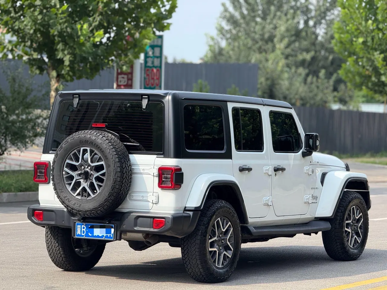Jeep herdsman (imported) 2024 herdsman 2.0T Sahara four-door automatic gear 13
