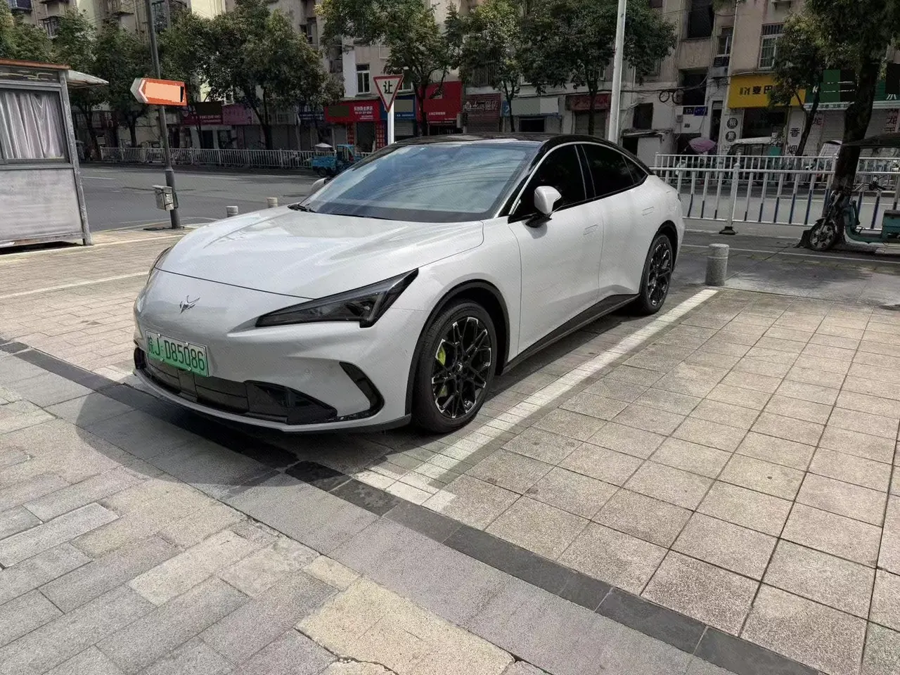 Open image lightbox: ARCFOX 2026 α S 5 630 yuan Environment Intelligence Edition 185kW Automatic Gear