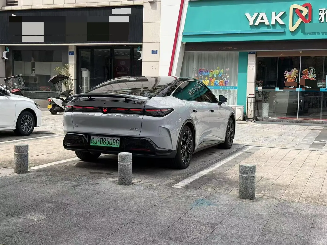ARCFOX 2026 α S 5 630 yuan Environment Intelligence Edition 185kW Automatic Gear 2
