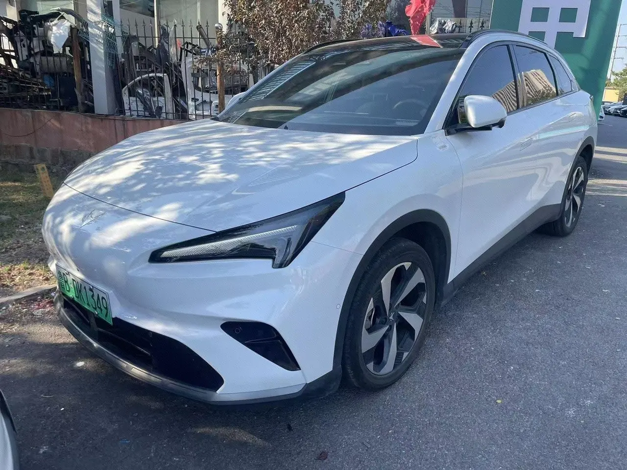打开图片灯箱:ARCFOX 2026 αT5 (Alpha T5) 560 Yuanjing Zhixing Edition, Automatic Transmission