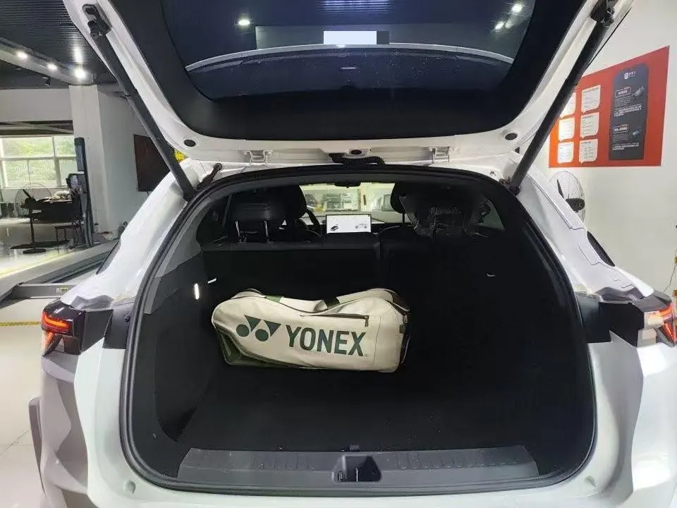 ARCFOX 2026 αT5 (Alpha T5) 560 Yuanjing Zhixing Edition, Automatic Transmission 4