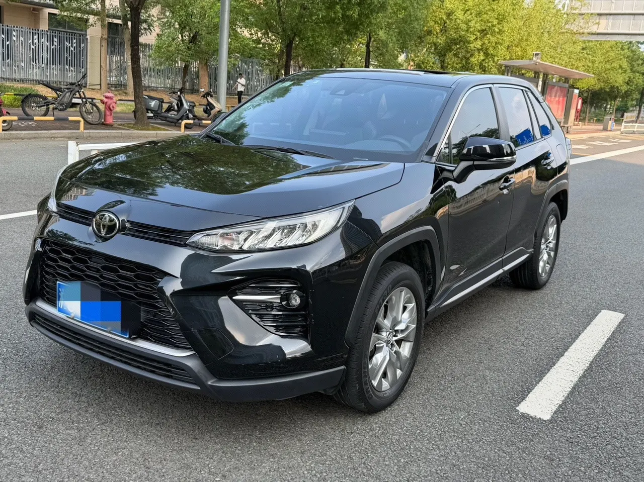 Open image lightbox: Toyota 2021 Wilanda 2.0 Stepless Four-wheel Drive Deluxe Edition Automatic Transmission