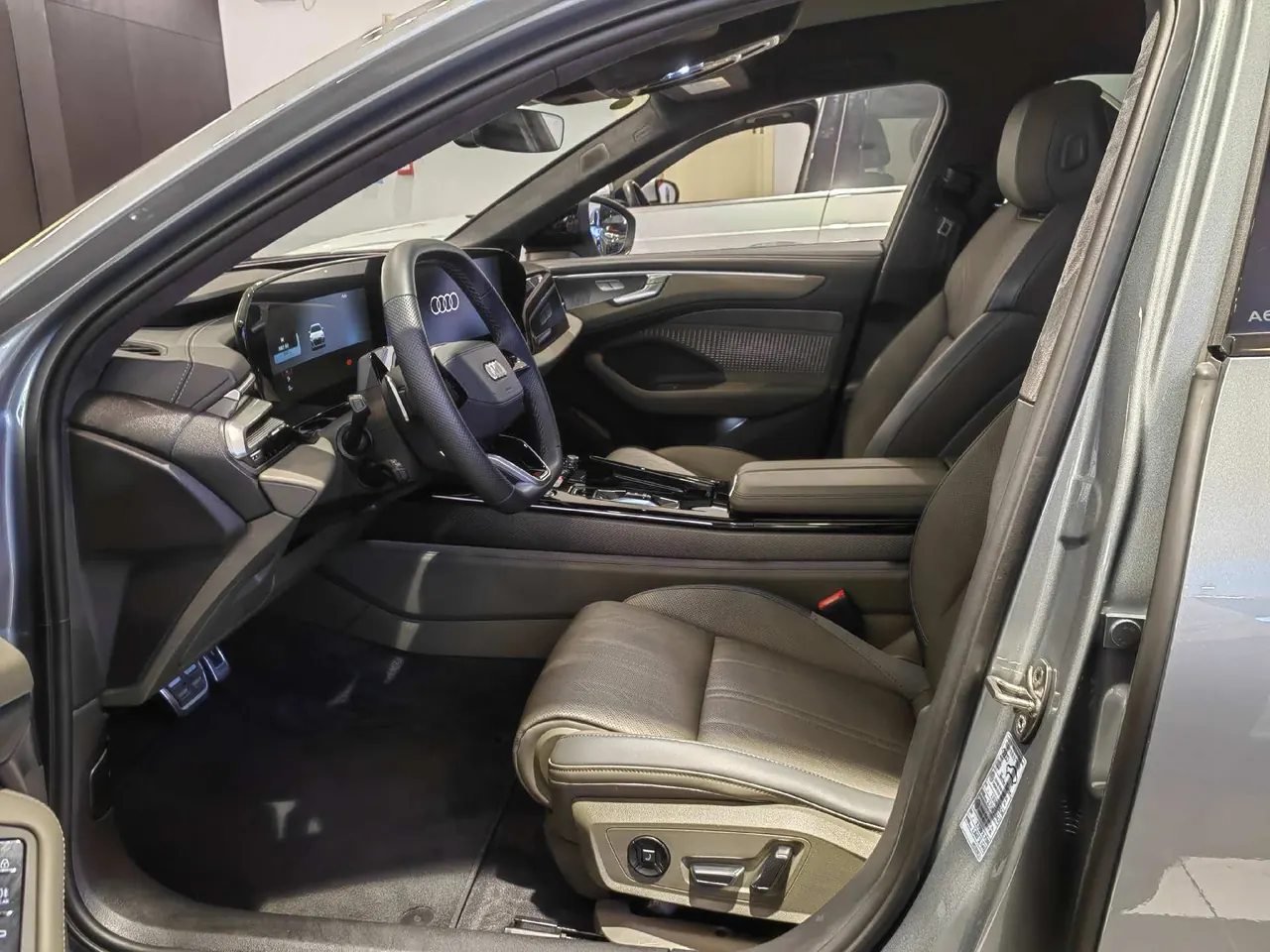 Audi 2026 A6L 2.0T Quattro Enjoy Elegant Automatic Gear 2