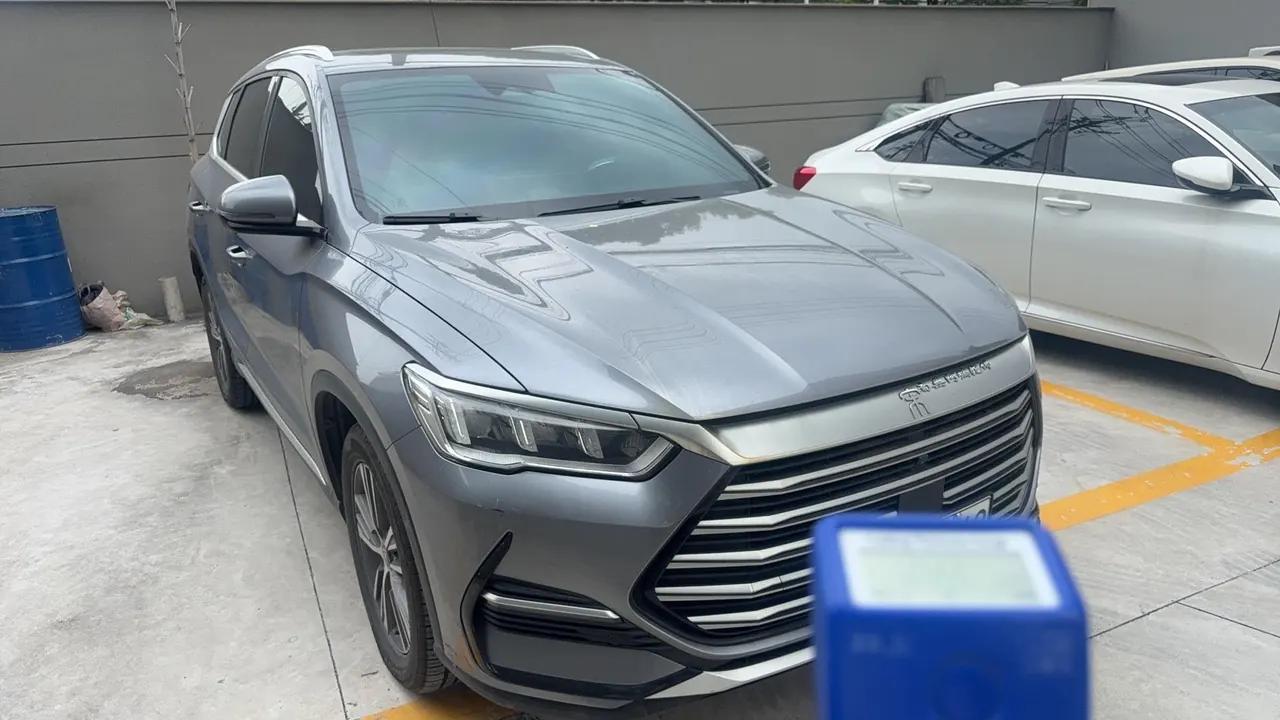 BYD Song PLUS New Energy 2021 Song PLUS DM-i 1.5 Stepless 51KM Honorable Automatic Gear 3