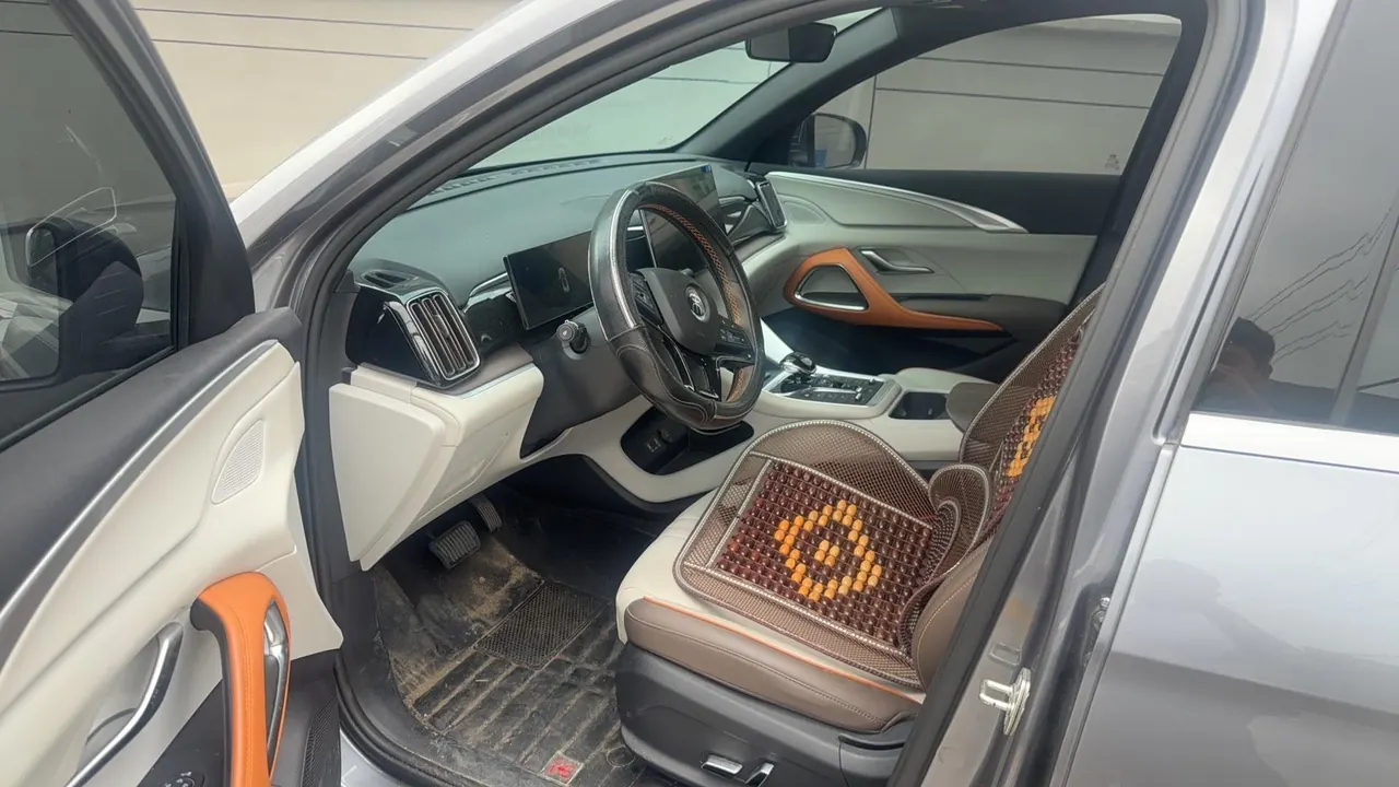 BYD Song PLUS New Energy 2021 Song PLUS DM-i 1.5 Stepless 51KM Honorable Automatic Gear 4