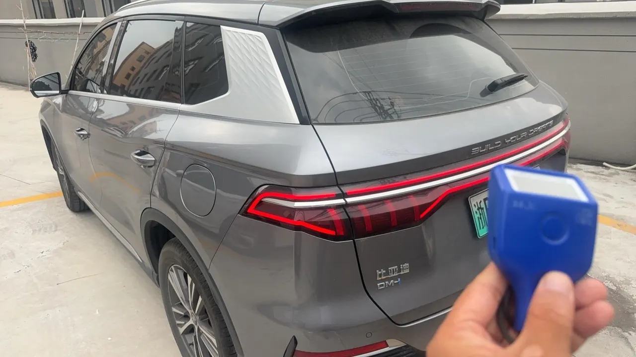 BYD Song PLUS New Energy 2021 Song PLUS DM-i 1.5 Stepless 51KM Honorable Automatic Gear 7