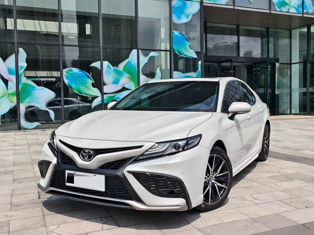 Open image lightbox: Toyota 2023 Camry 2.5S Front Edition Automatic Gear