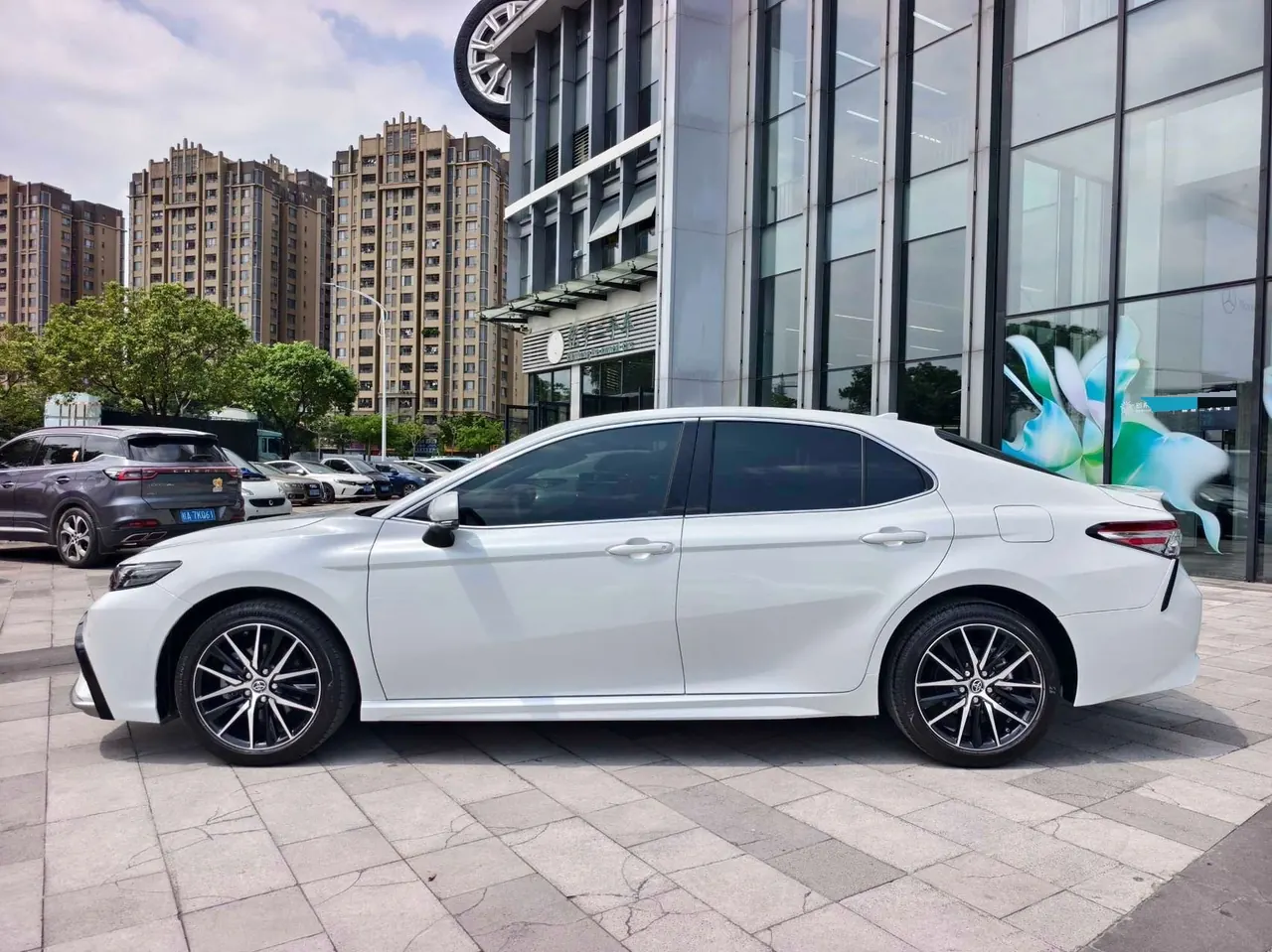 Toyota 2023 Camry 2.5S Front Edition Automatic Gear 2