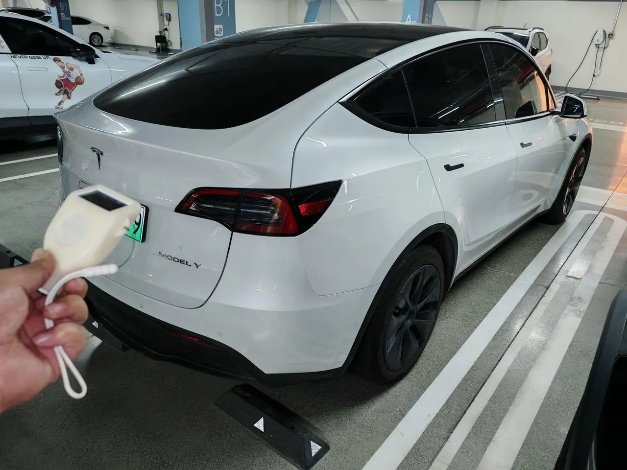 Tesla 2023 Model Y rear-wheel drive version automatic transmission 5