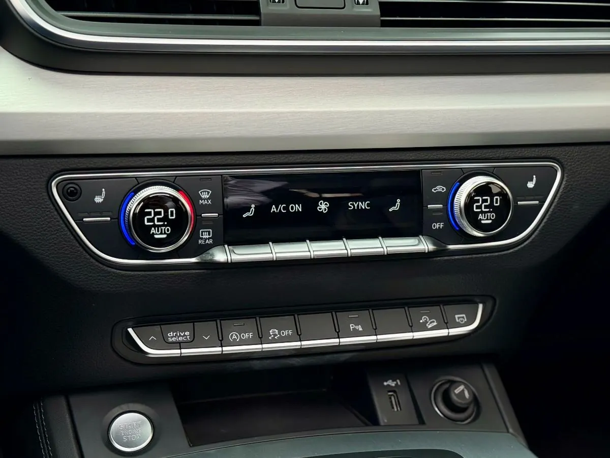 Audi 2020 Q5L 2.0TFSI 40TFSI Rongxiang Fashion Automatic 10