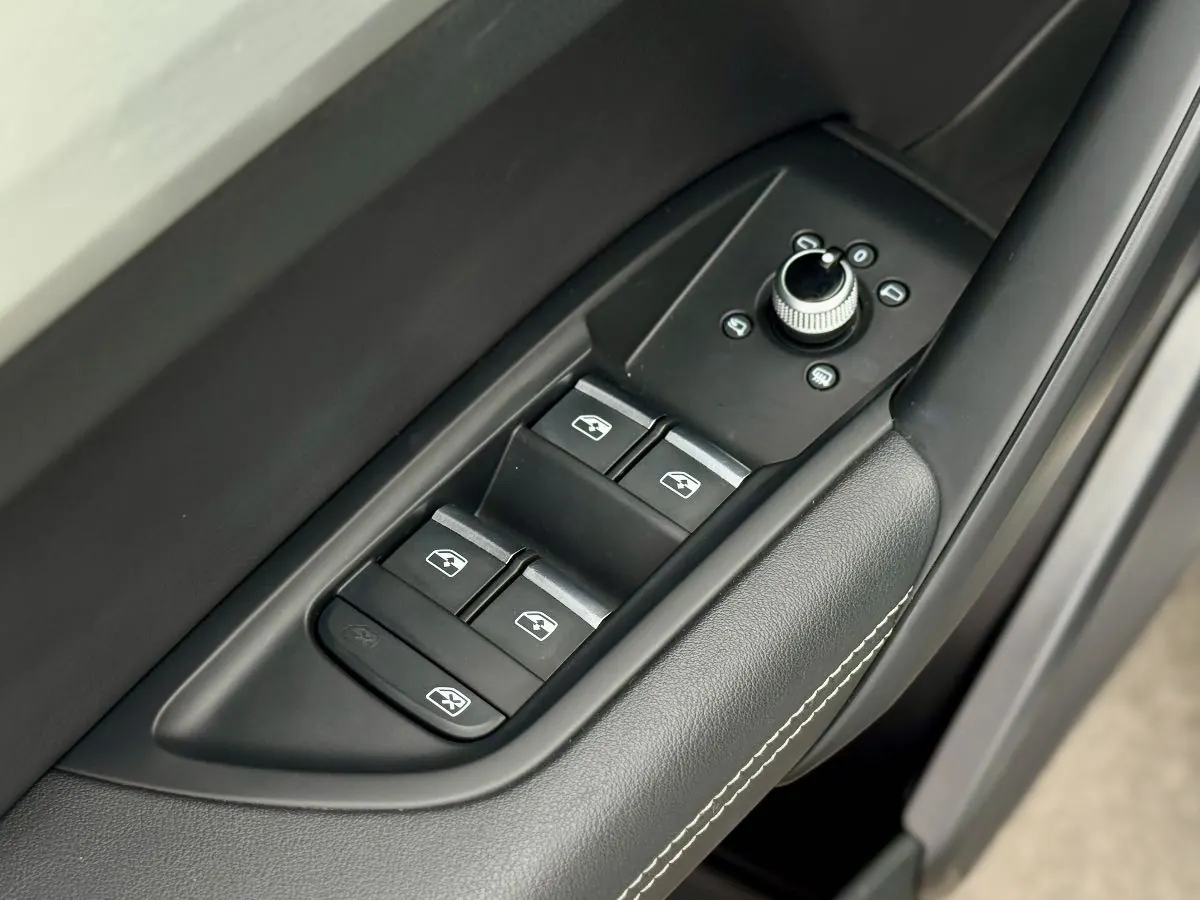 Audi 2020 Q5L 2.0TFSI 40TFSI Rongxiang Fashion Automatic 9