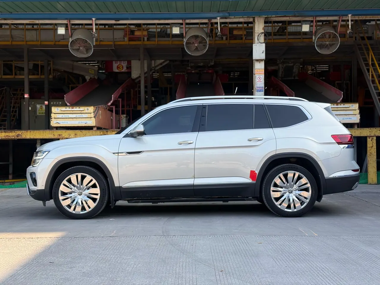 Volkswagen 2021 Tuang 2.0TSI 380TSI 4WD Respect Deluxe Automatic Transmission 3