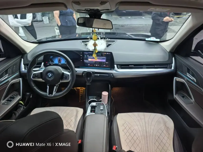 BMW 2023 iX1 eDrive25L eDrive25L m sports suit automatic gear 3