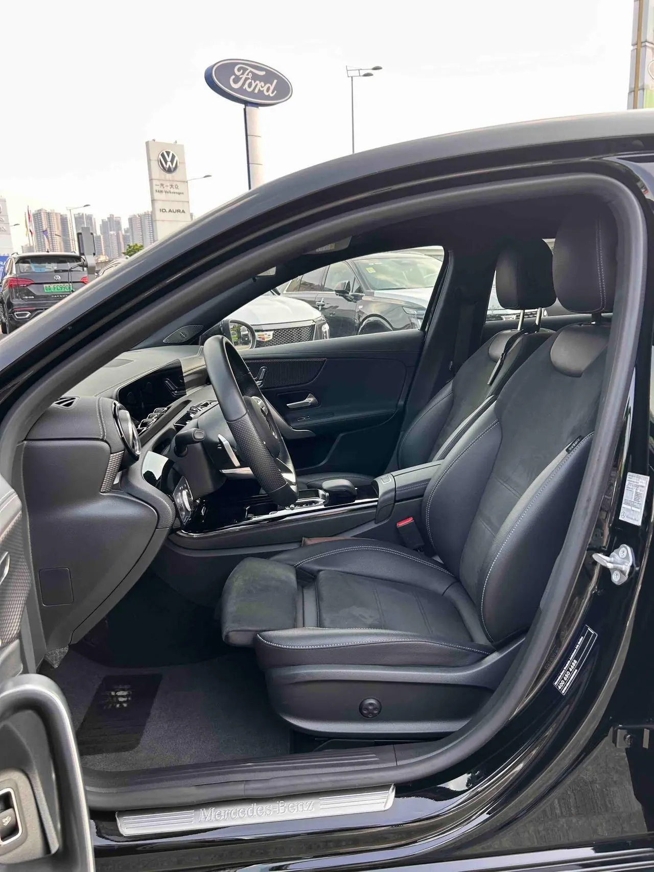 Mercedes Benz Class A 2021 A 200 L 1.3T Dynamic Automatic 4