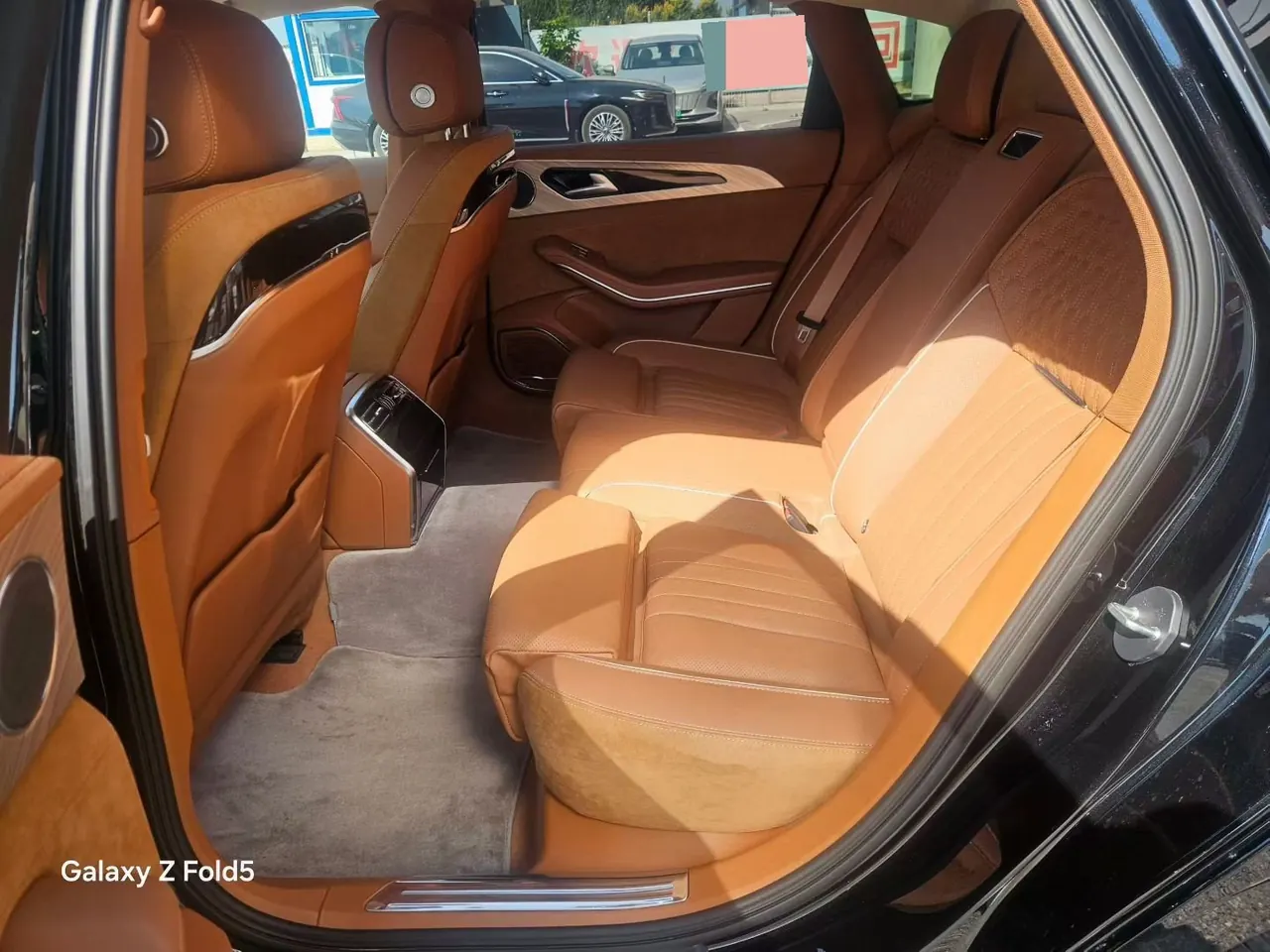 HongQi 2023 H9 48V 2.0T Zhilian Qi Chang Edition Automatic Gear 5