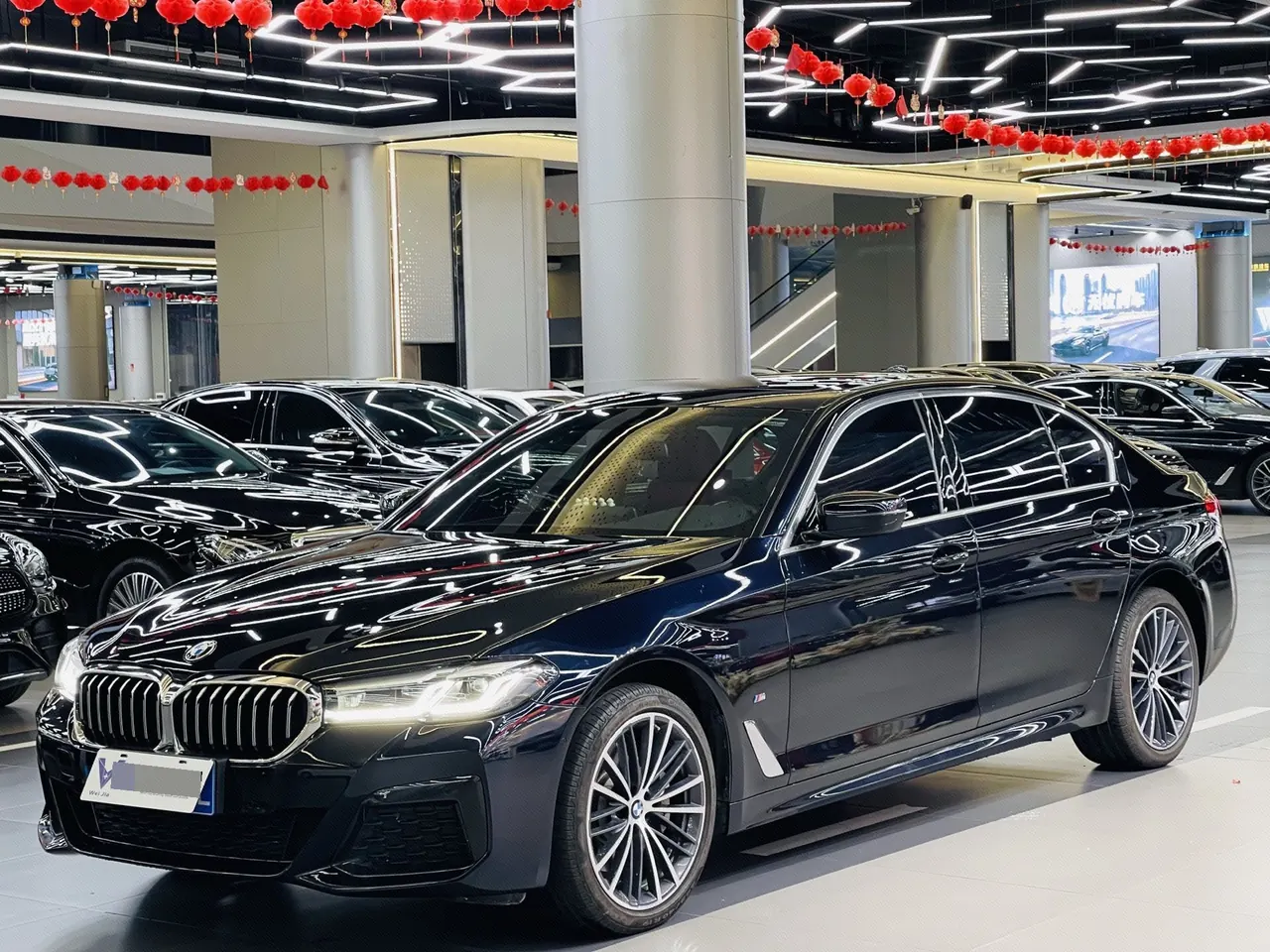 Open image lightbox: BMW 5 Series 2023 530Li 2.0T Leading M Sports Suit Automatic Gear