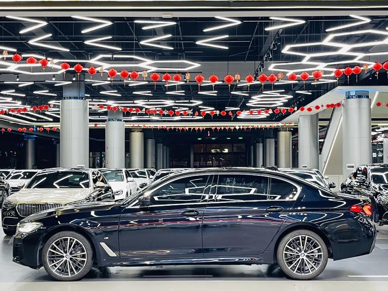 BMW 5 Series 2023 530Li 2.0T Leading M Sports Suit Automatic Gear 12