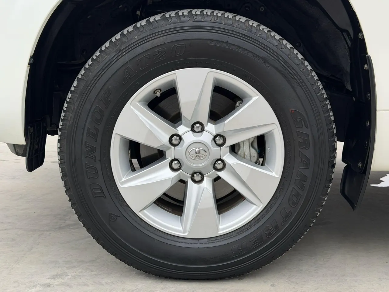 Toyota Prado (Imported) 2023 Prado 4.0 Automatic 18