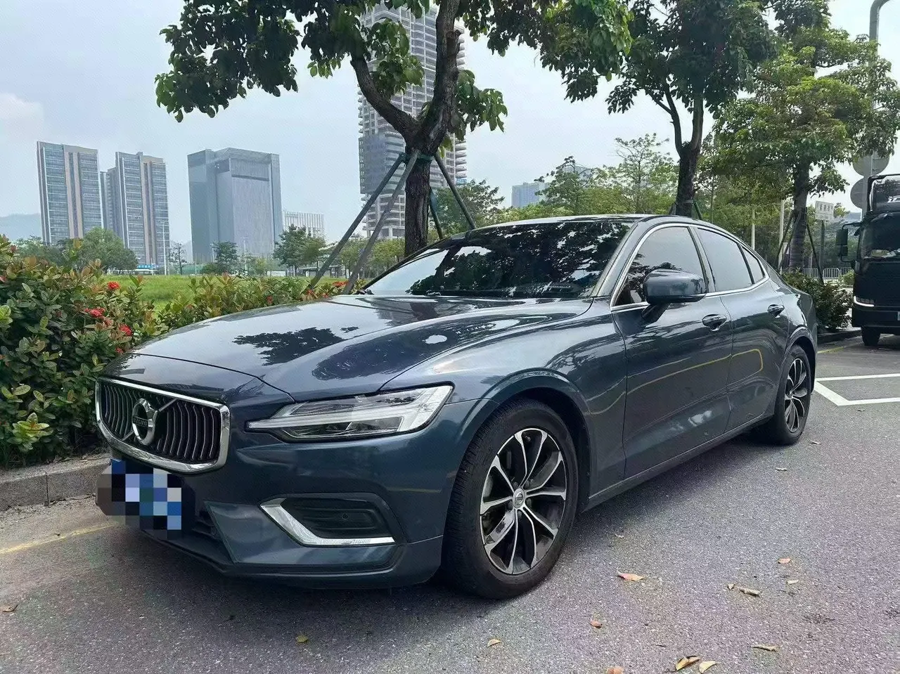 Open image lightbox: Volvo 2021 S60 2.0T T4 Zhiyuan Deluxe Edition Automatic Gear