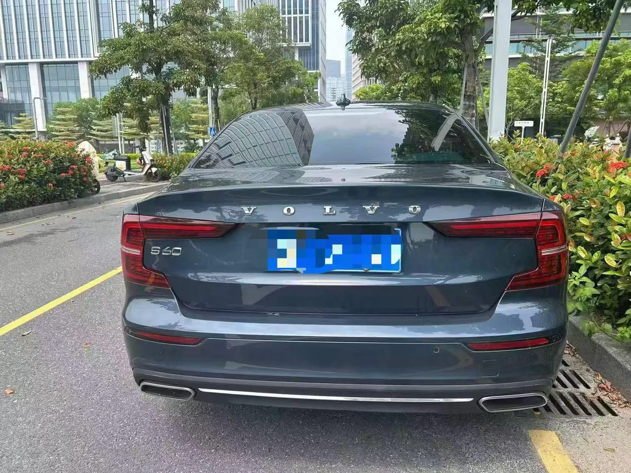 Volvo 2021 S60 2.0T T4 Zhiyuan Deluxe Edition Automatic Gear 2