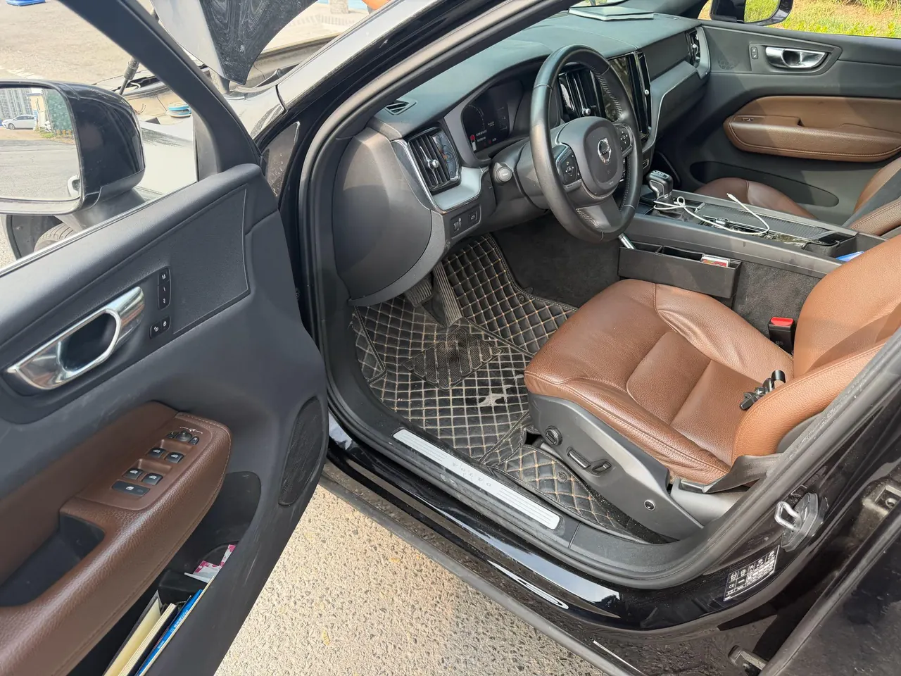 Volvo 2021 XC60 2.0T T5 4-wheel drive smart luxury automatic gear 2