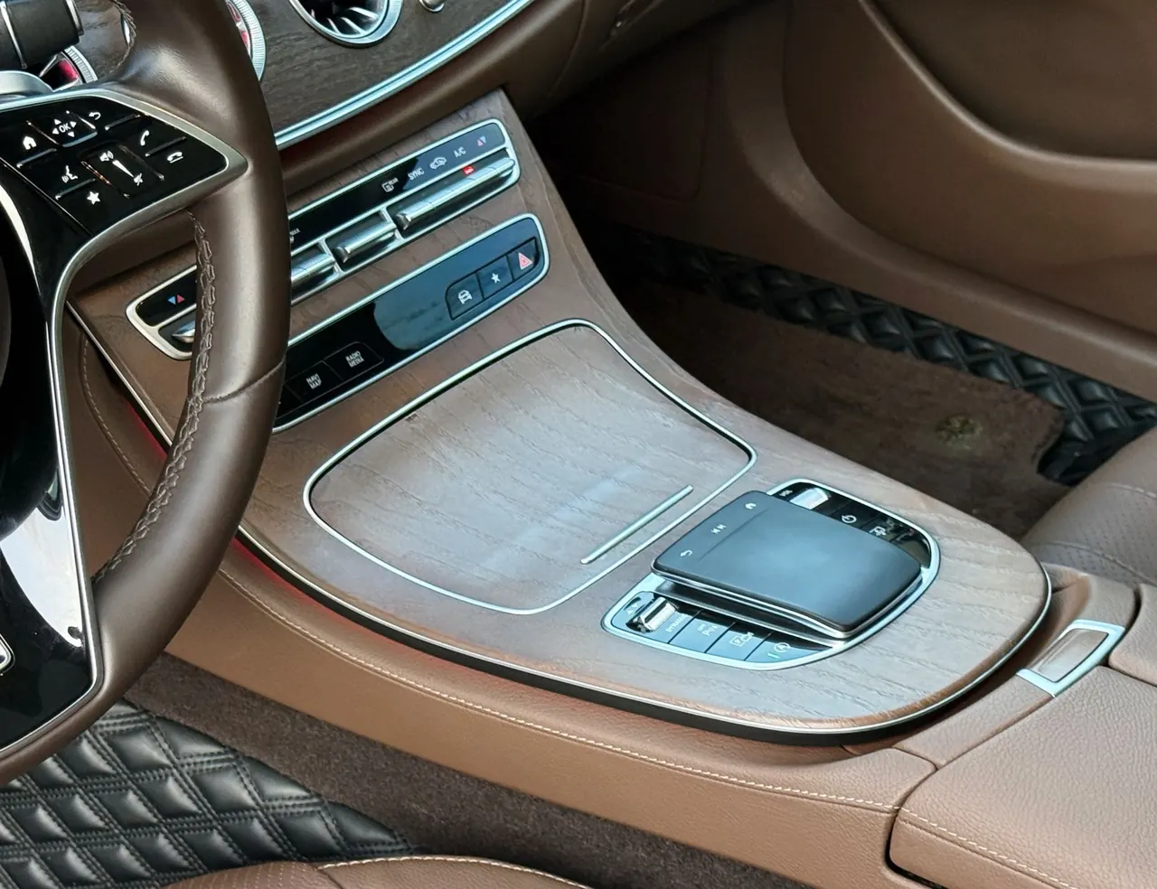Mercedes Benz E Class 2023 E 300 L 2.0T Luxury Automatic Gear 12
