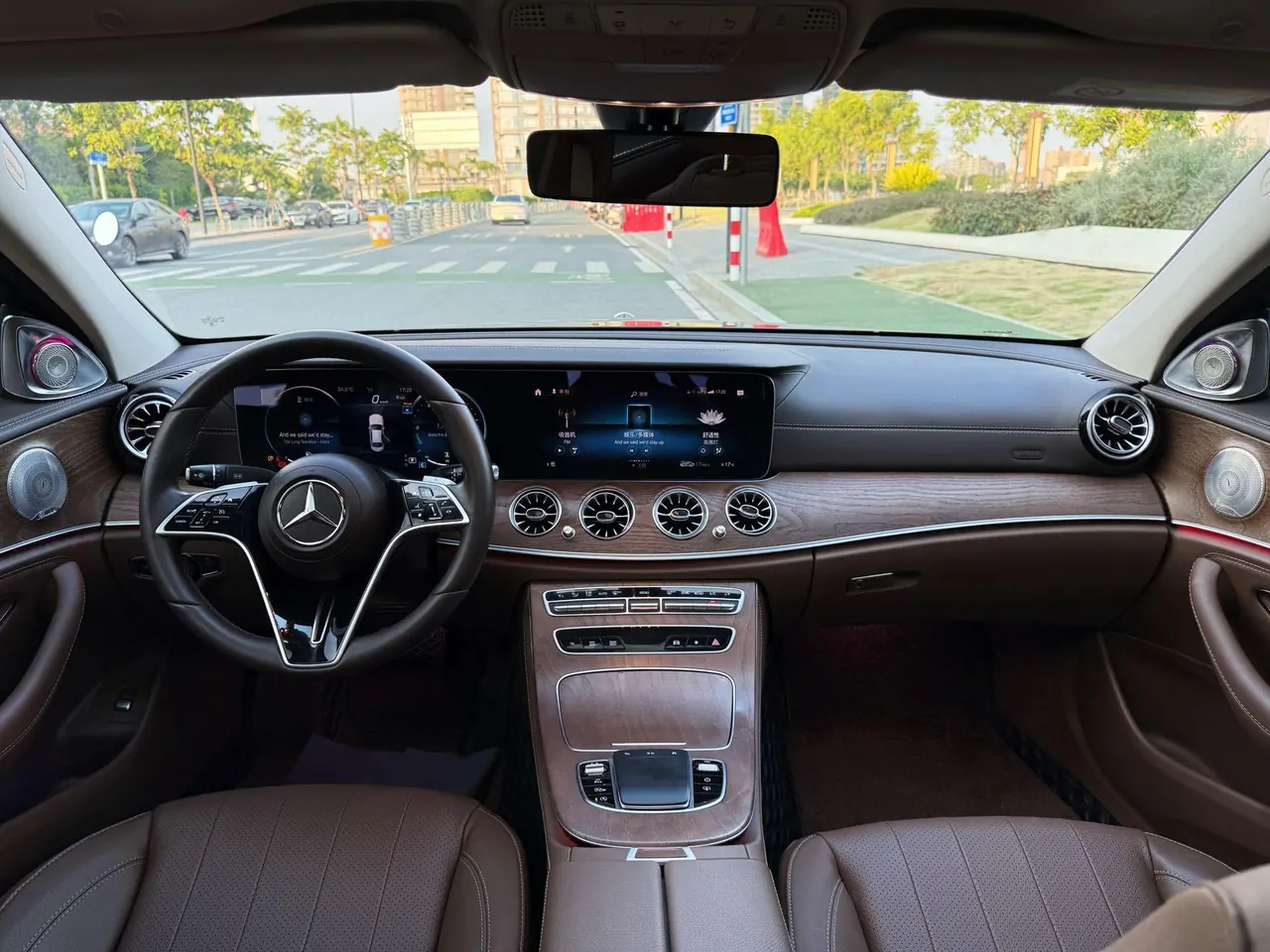 Mercedes Benz E Class 2023 E 300 L 2.0T Luxury Automatic Gear 15