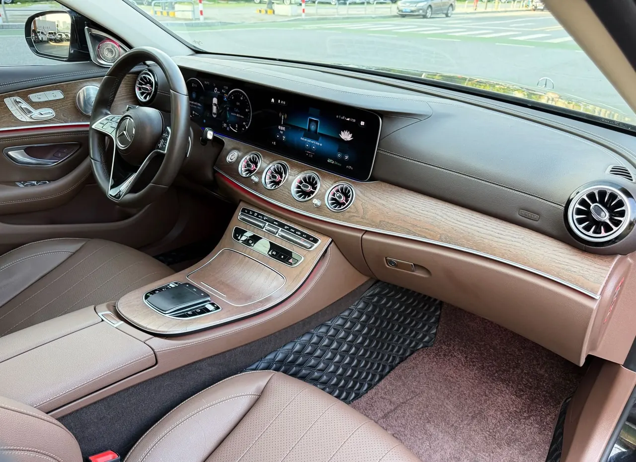 Mercedes Benz E Class 2023 E 300 L 2.0T Luxury Automatic Gear 18