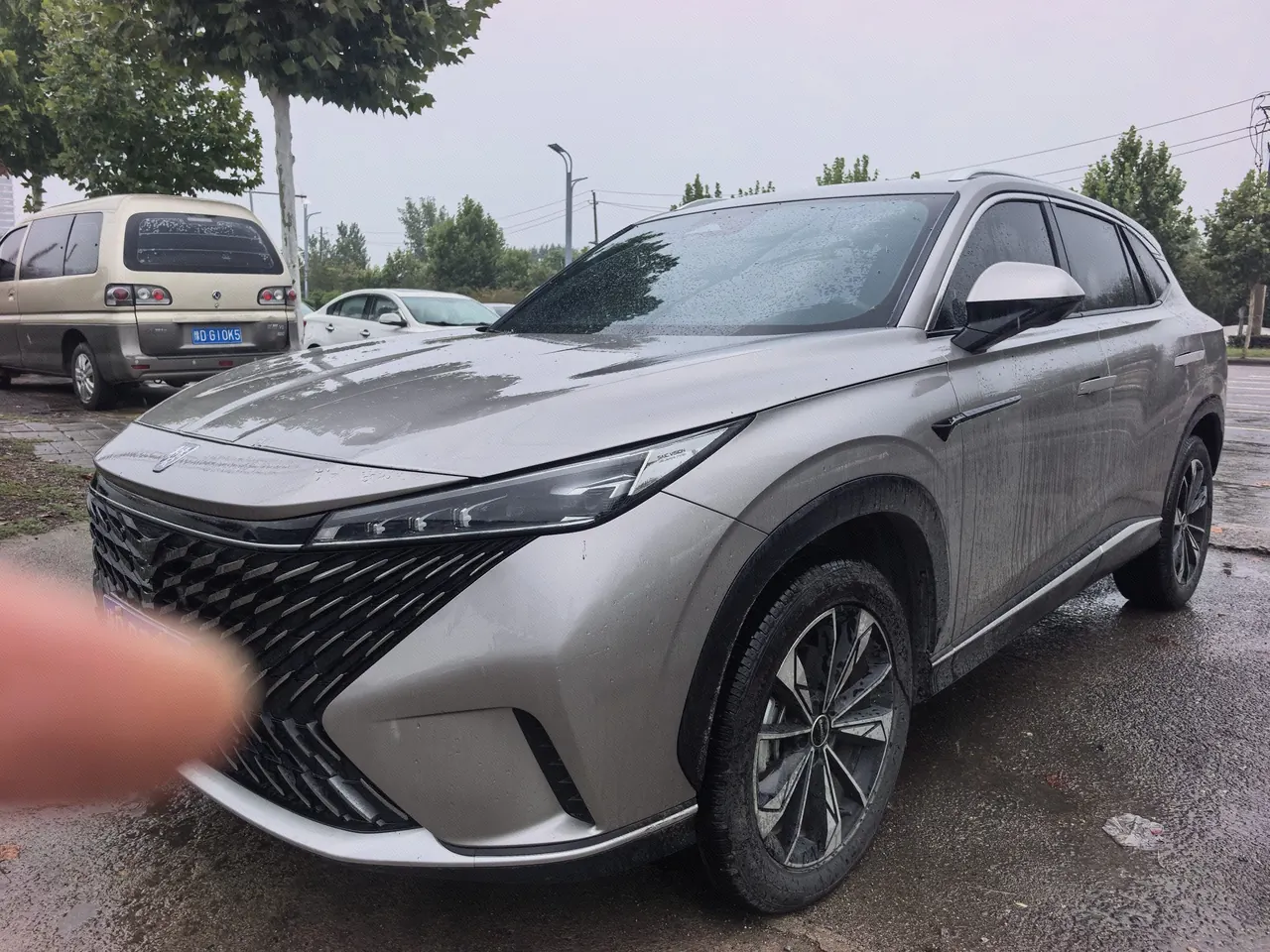 Open image lightbox: Roewe 2023 RX5 1.5TGI 330TGI Super Sliding Screen Edition Automatic Gear