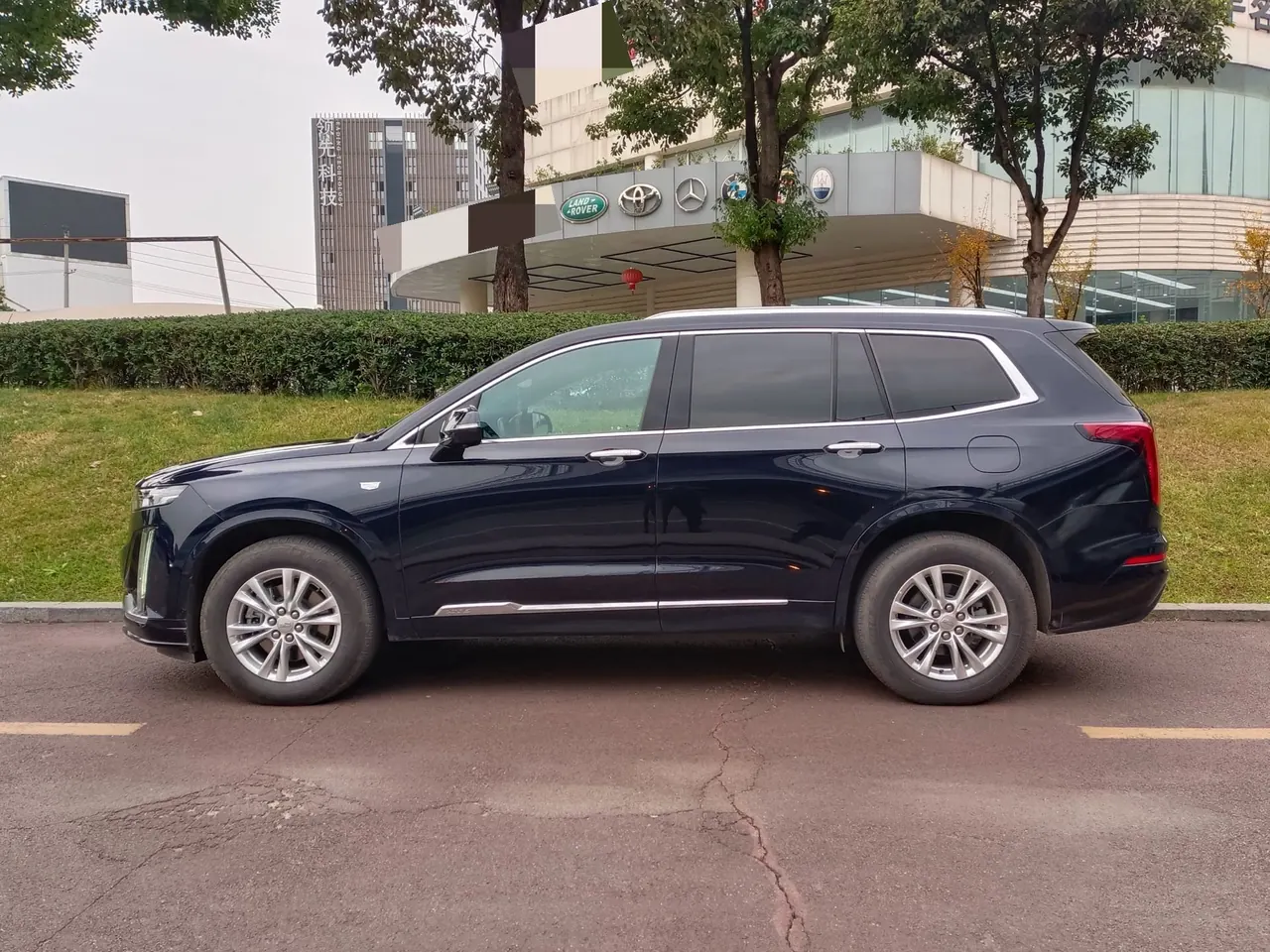 Cadillac 2022 XT6 48V 2.0T 6-seat four-wheel drive luxury automatic gear 2