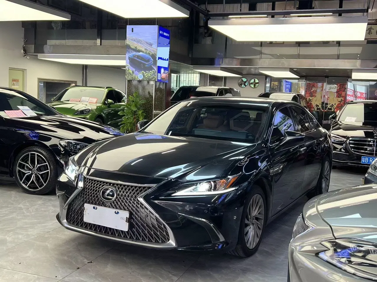 Open image lightbox: Lexus ES (Imported) 2022 ES200 2.0 Stepless Premium Edition Automatic Gear