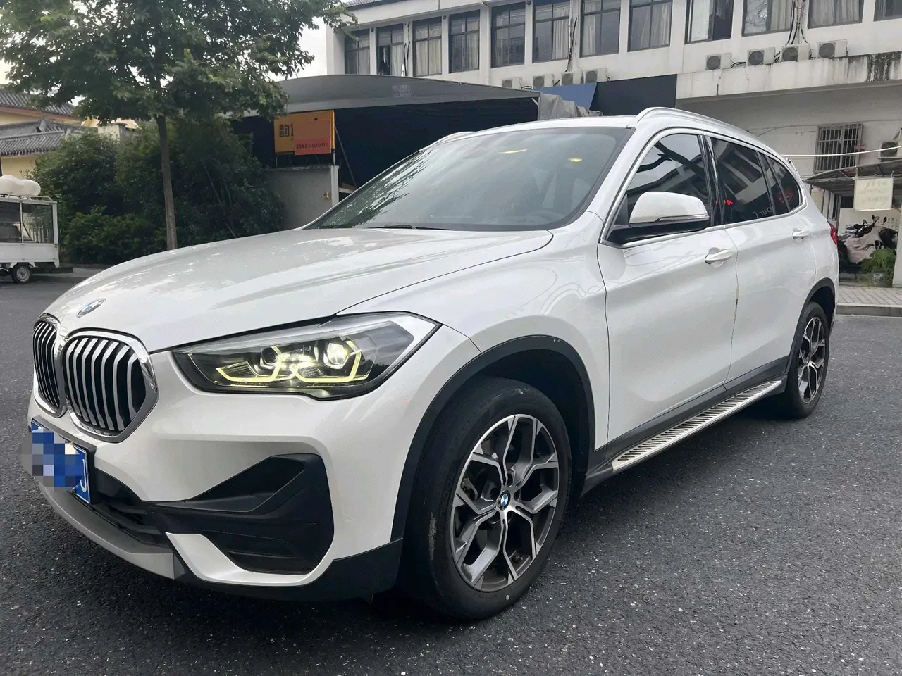 Открыть галерею: BMW 2021 X1 sDrive25Li 2.0T Leading Automatic Gear