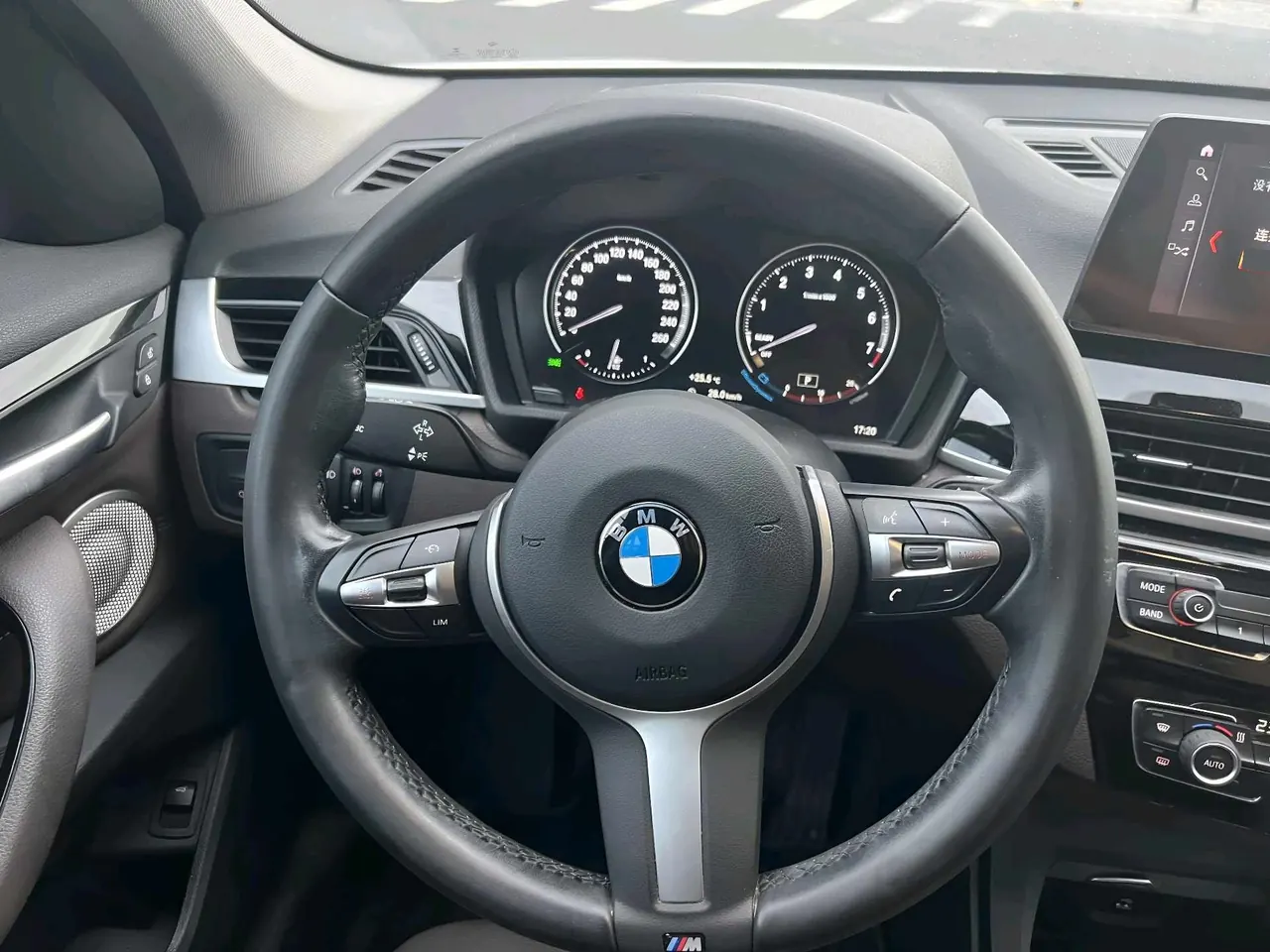 BMW 2021 X1 sDrive25Li 2.0T Leading Automatic Gear 11