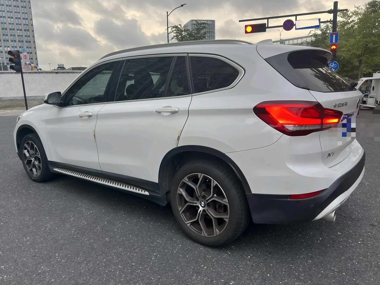 BMW 2021 X1 sDrive25Li 2.0T Leading Automatic Gear 5