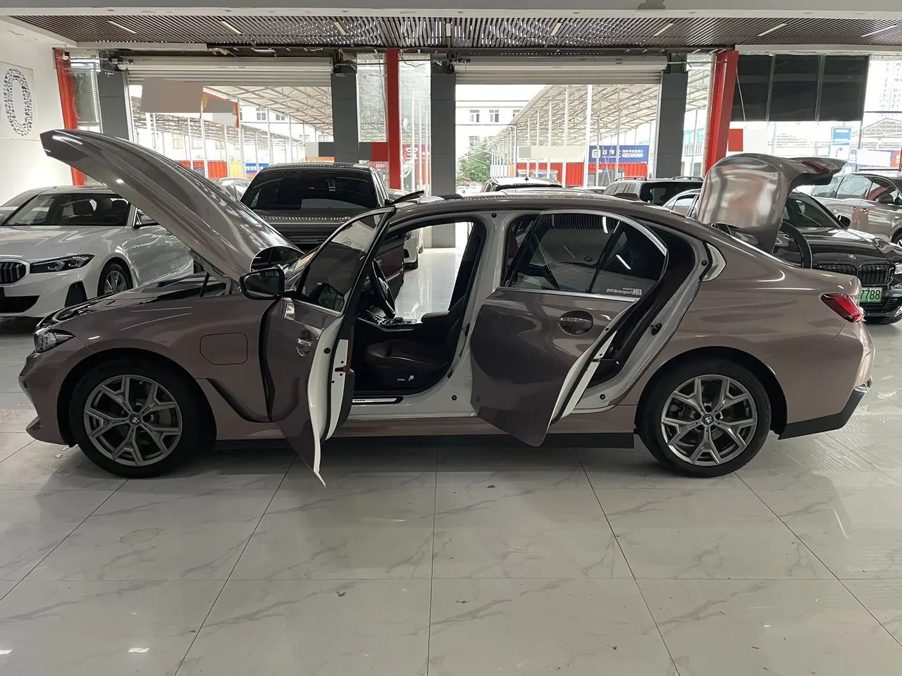 BMW 2022 i3 eDrive 35L automatic gear 2