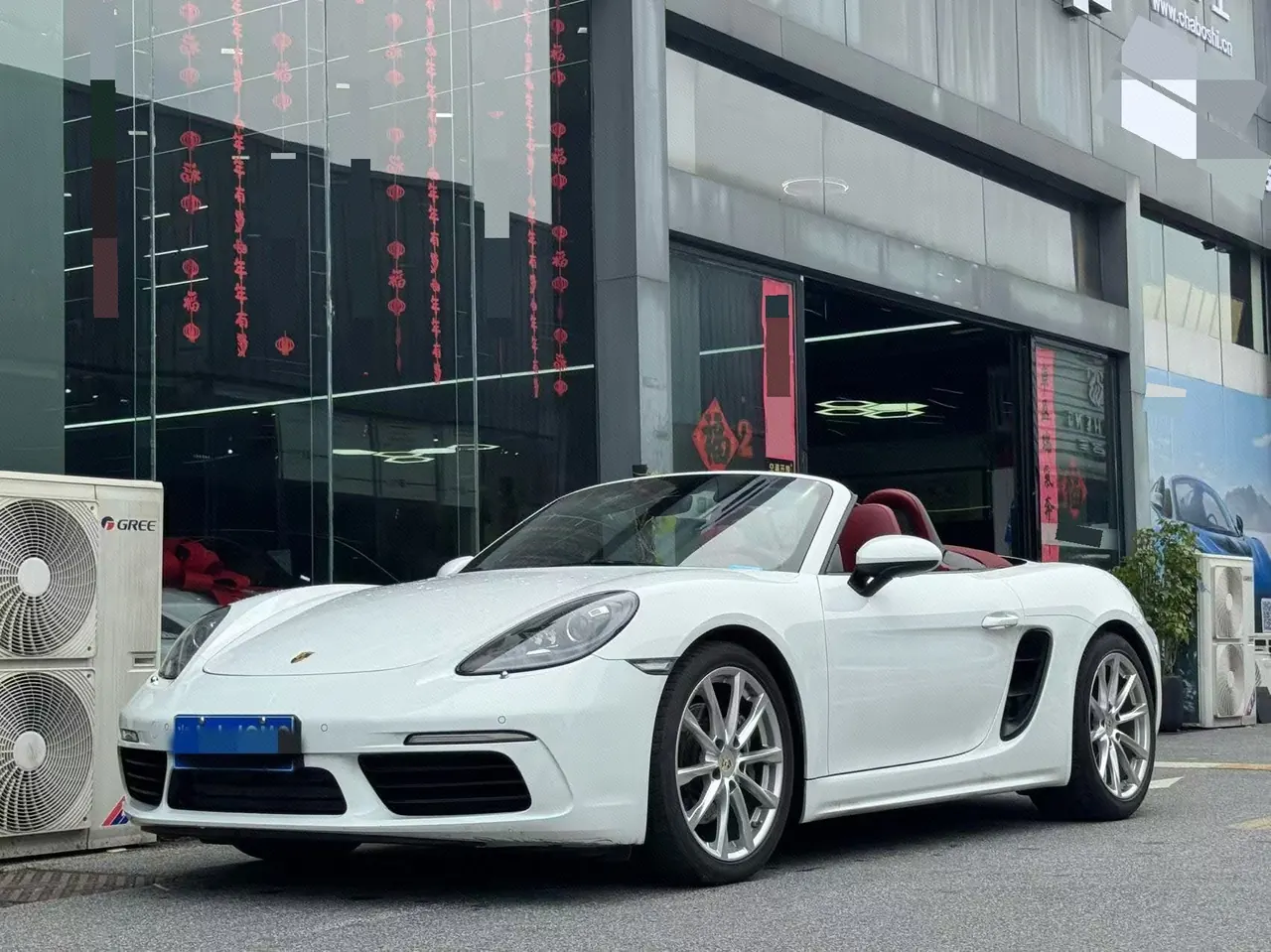 Открыть галерею: Porsche 718 (Imported) 2022 718 Boxer 2.0T Automatic