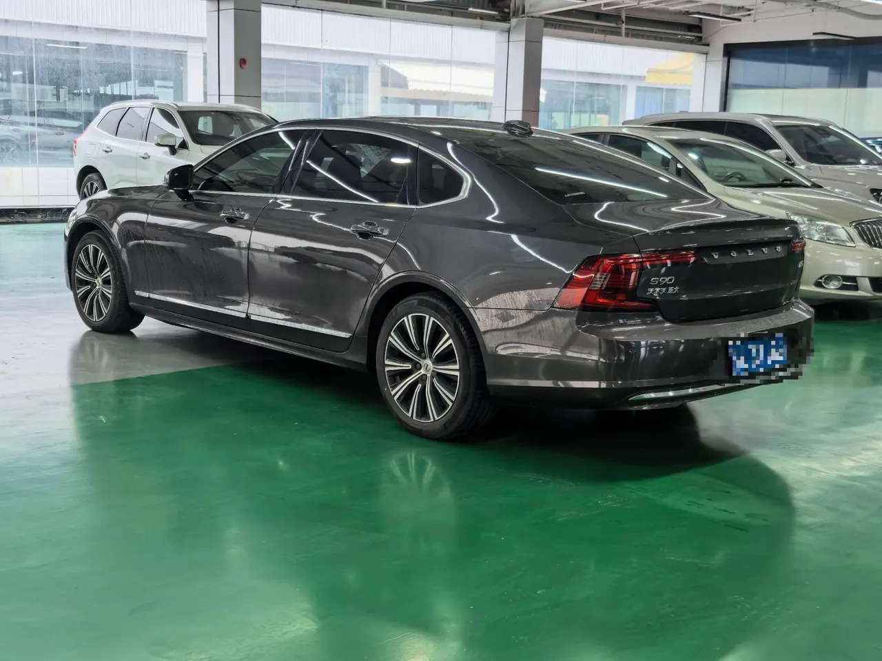 Volvo 2022 S90 2.0T B5 Zhiyi Deluxe Edition Automatic Gear 7