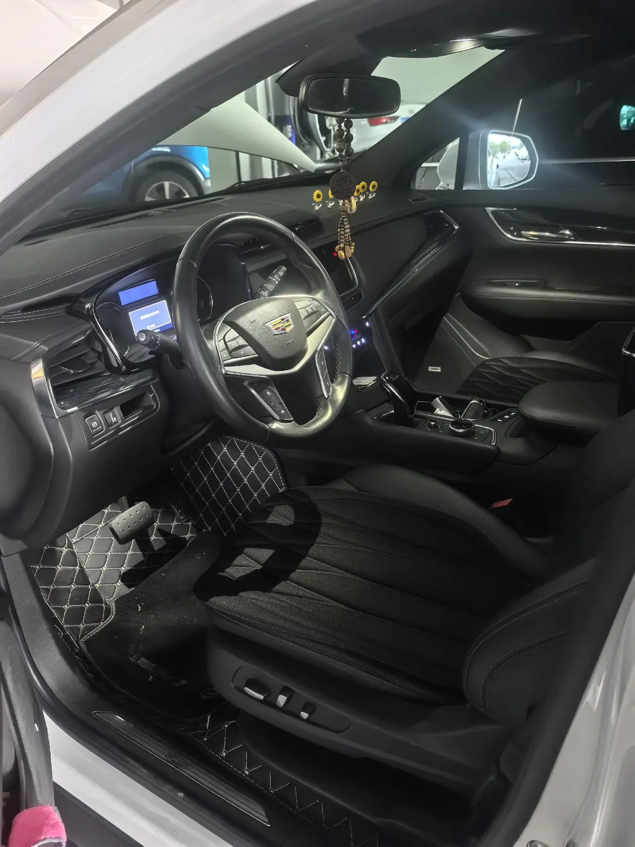 Cadillac 2022 XT5 48V 2.0T Two-Drive Luxury Automatic Gear 5
