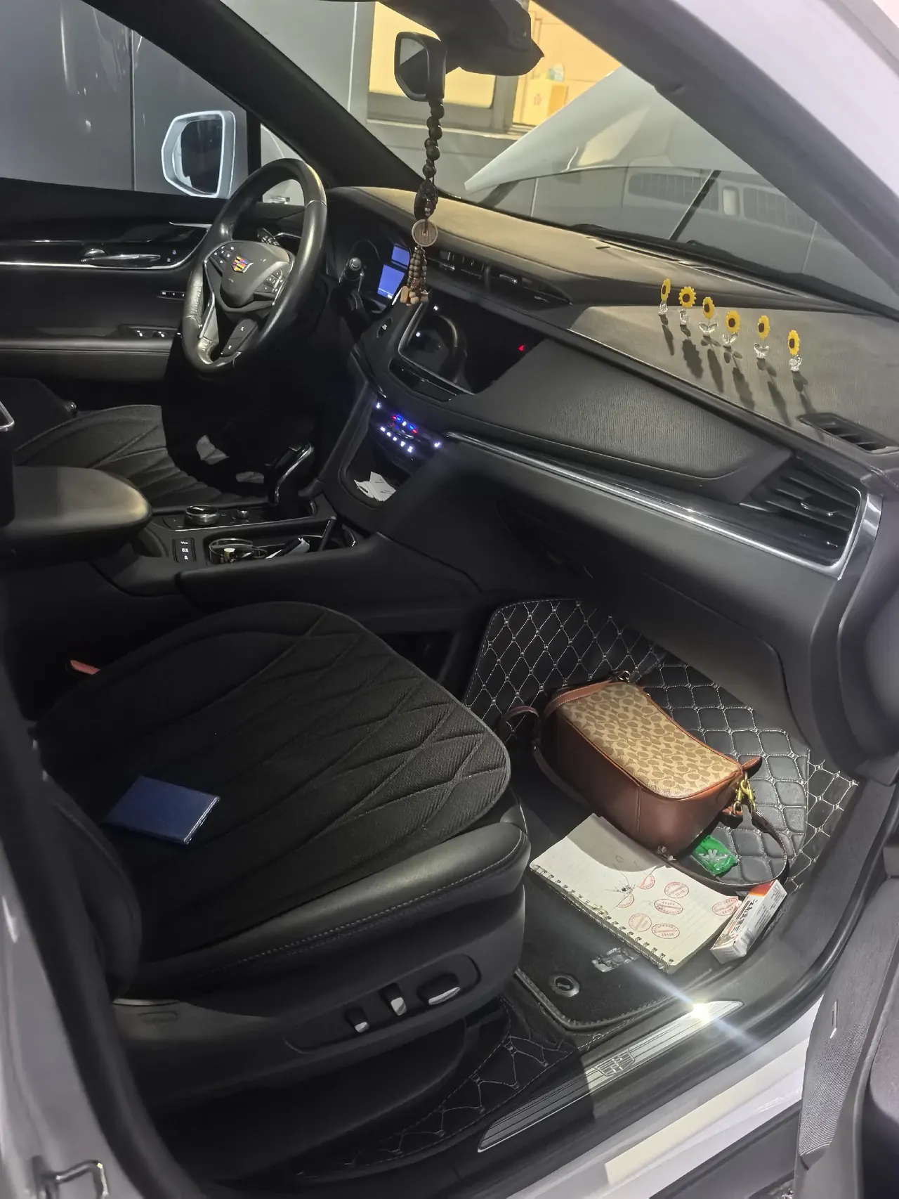Cadillac 2022 XT5 48V 2.0T Two-Drive Luxury Automatic Gear 6