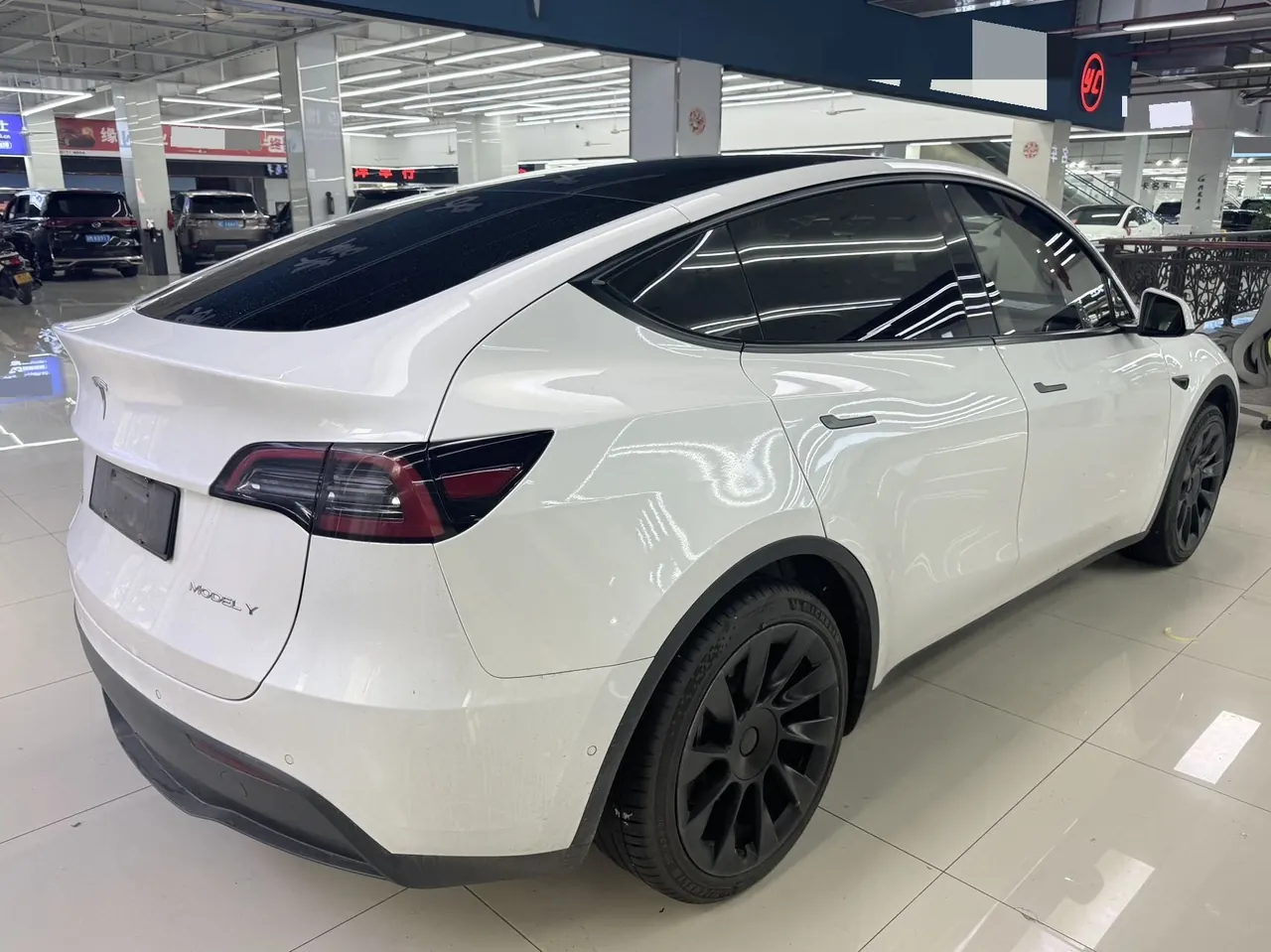 Tesla 2022 Model Y rear-wheel drive version automatic transmission 9