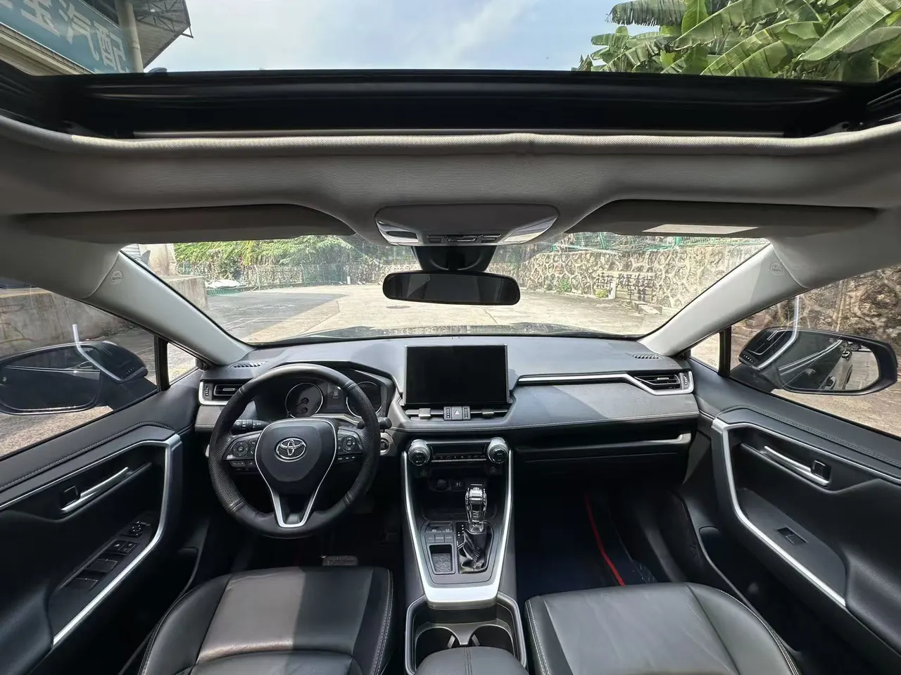 Toyota 2022 Willanda 2.0 Stepless Two-Drive Luxury PLUS Edition Automatic Gear 6