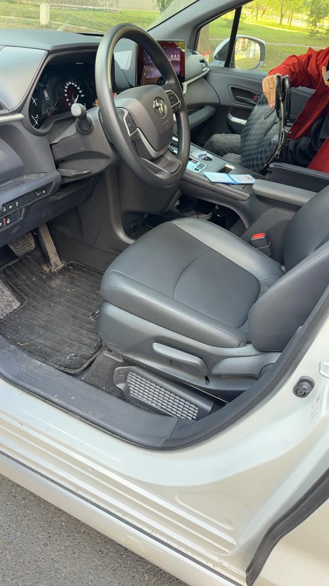Toyota 2024 Grevia HYBRID 2.5 Stepless Deluxe Edition Automatic Transmission 5