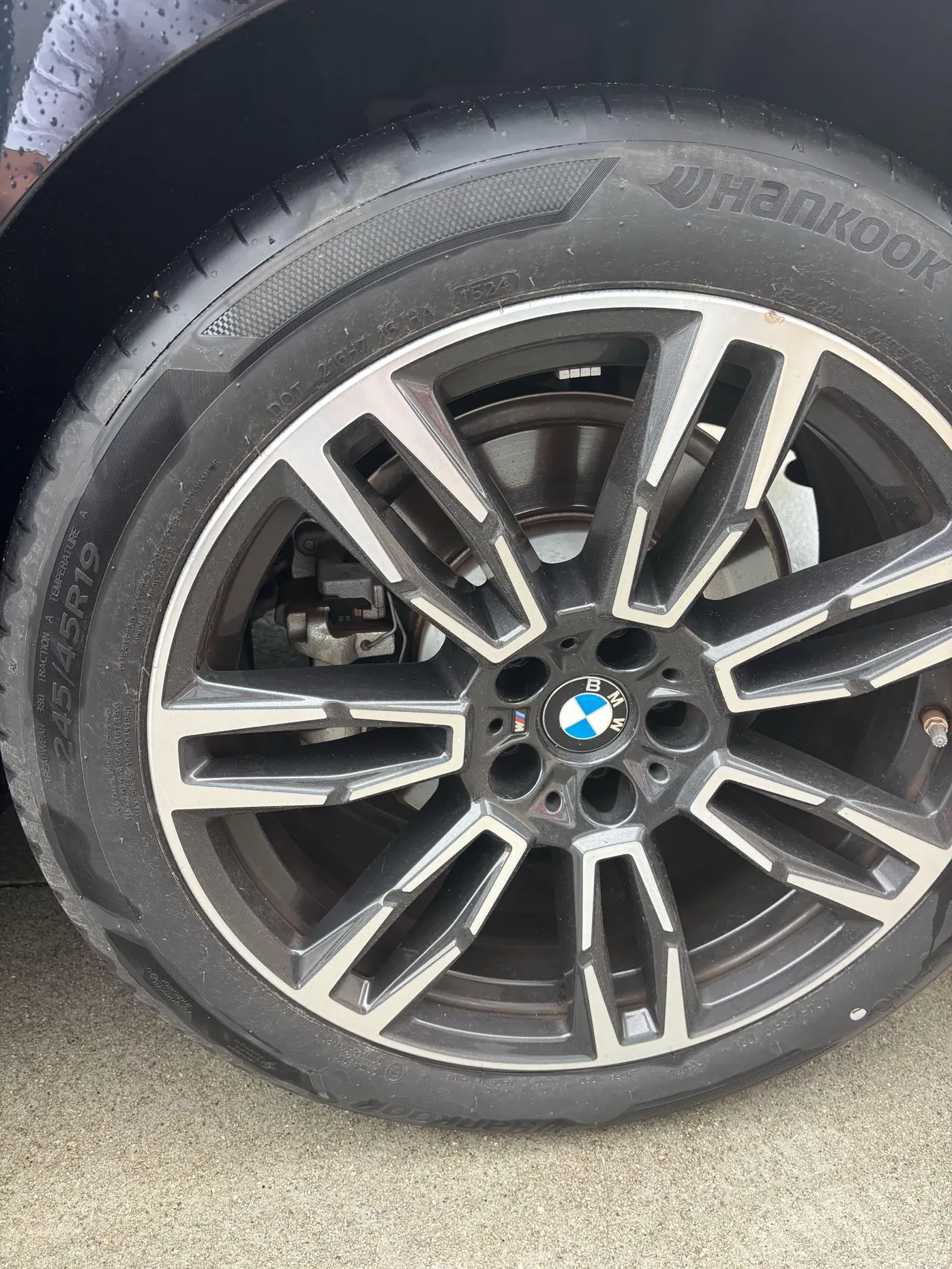 BMW 5 Series 2024 model 530Li 48V 2.0T Leading Edition M Sport Package Automatic 7