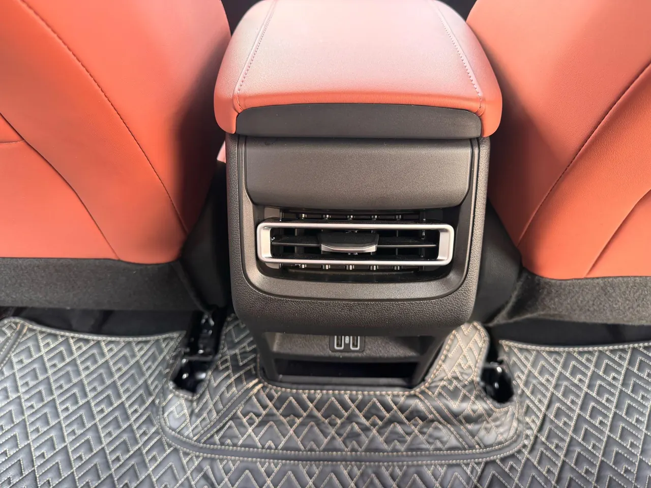 ChangAn 2026 CS75 PRO 1.5T exclusive 7-seat automatic gear 10