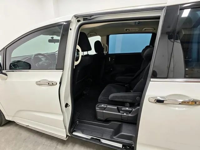 Honda 2024 Odyssey Hybrid 2.0 Stepless Sharp and Pleasant Edition Automatic Gear 6
