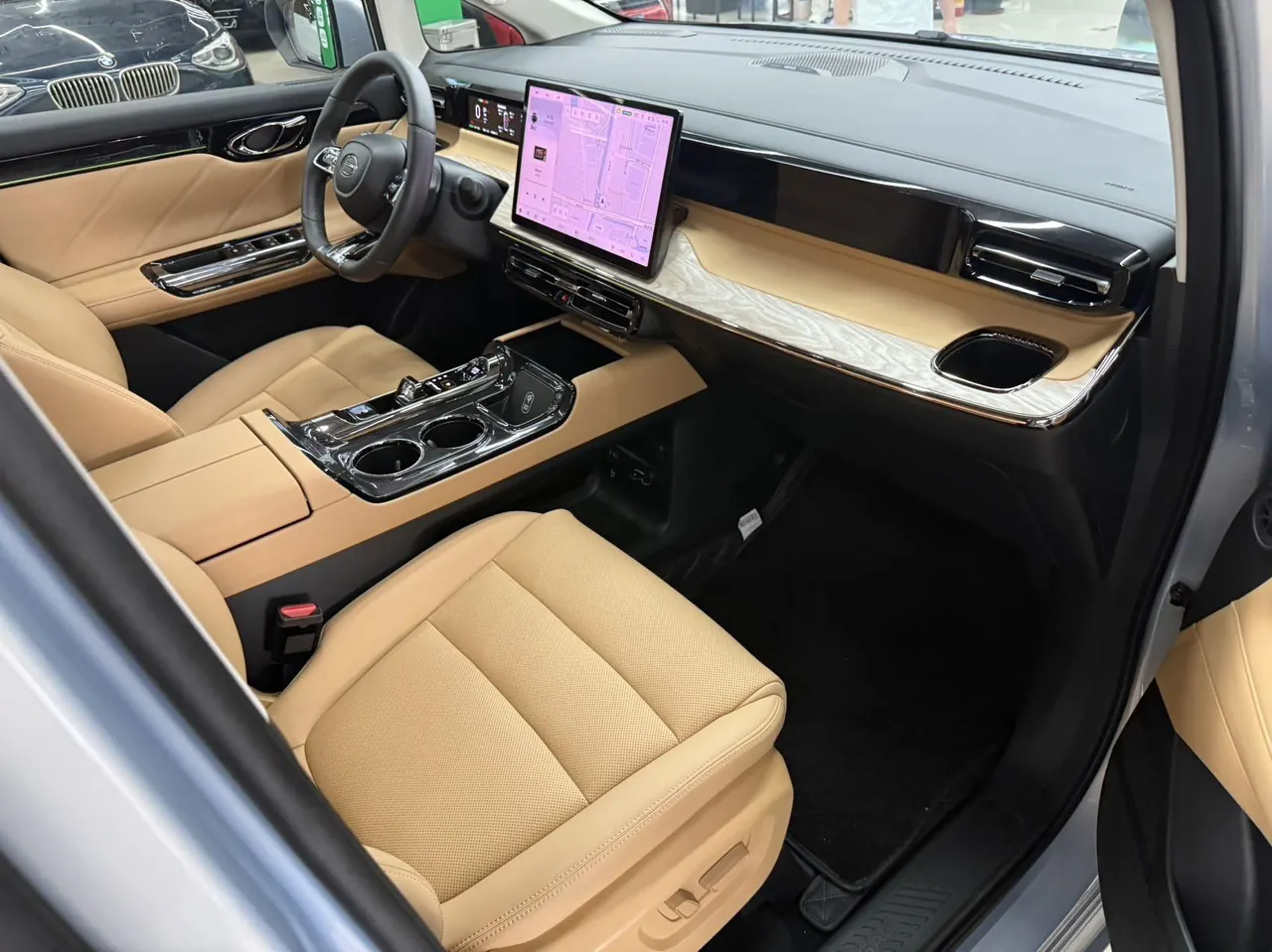 GAC Trumpchi 2024 E8 2.0 150km MAX Automatic Transmission 5