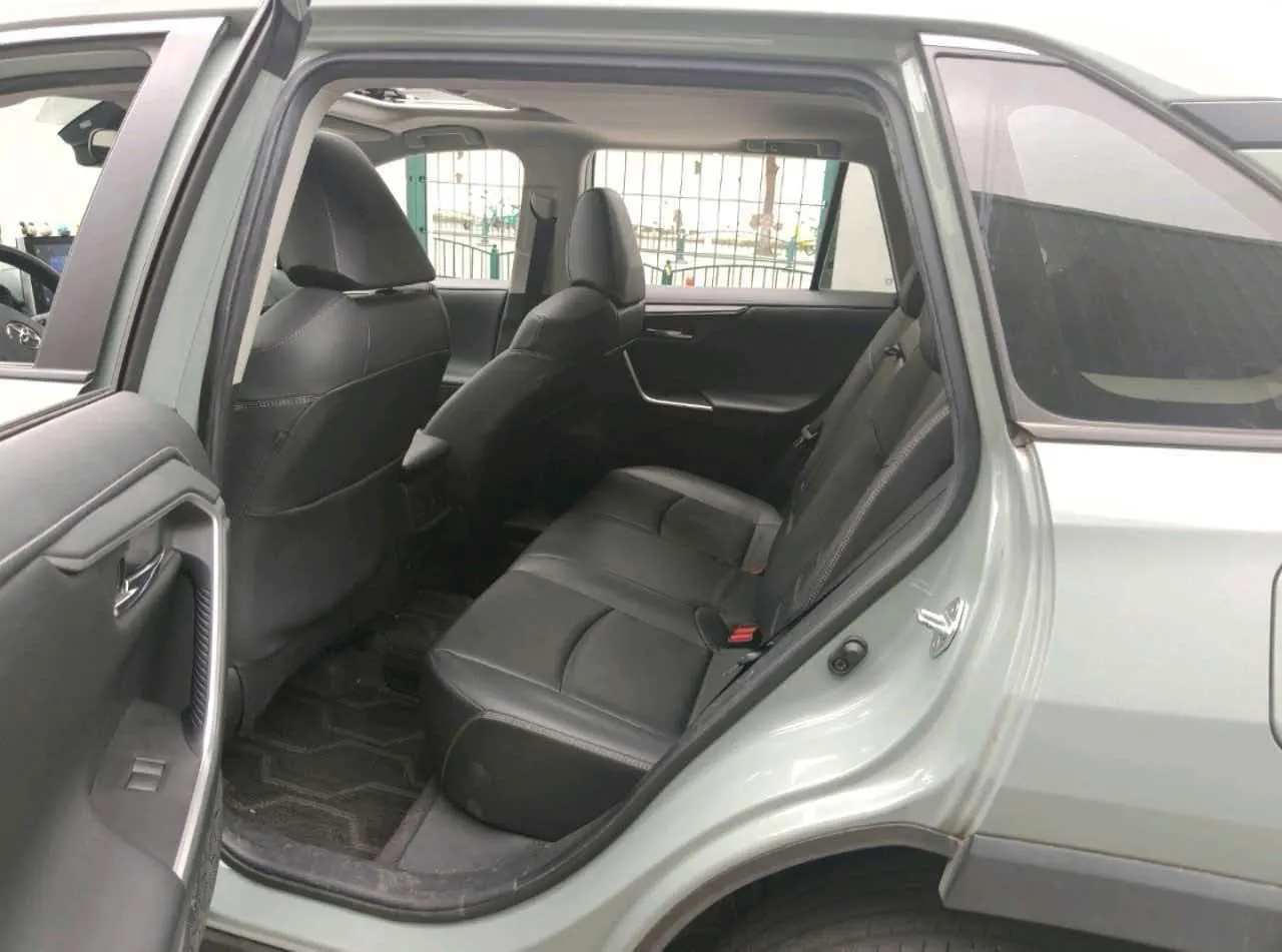 Toyota 2022 RAV4 Rongbo 2.0 Stepless Two-Drive Fashion Plus Edition Automatic Gear 4